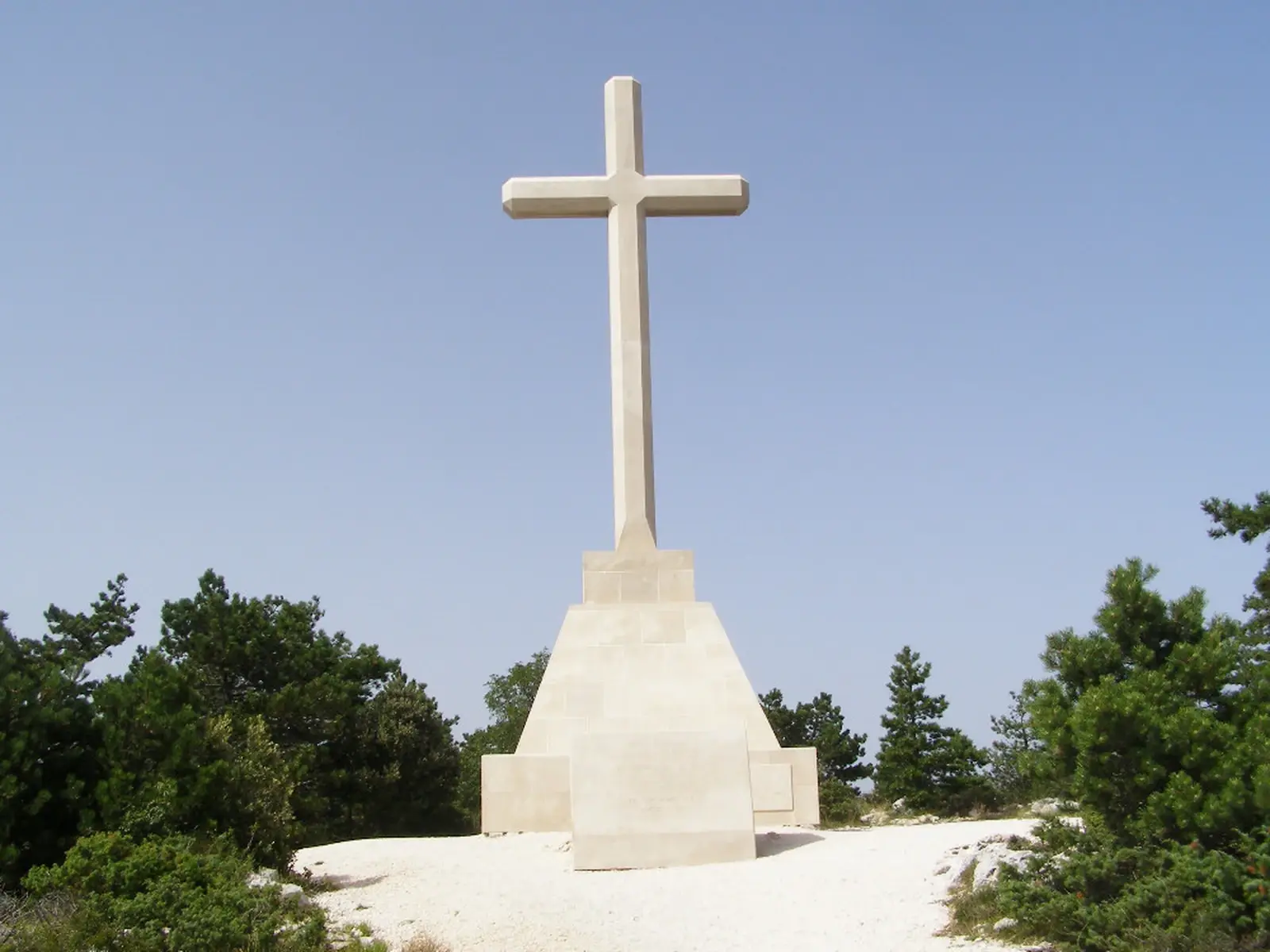 Monumentet vid toppen av Vidova Gora på Brač